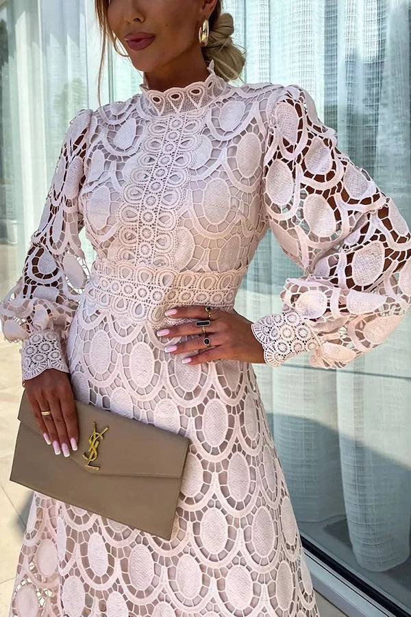 Classic Vintage Dress with a Flattering Fit