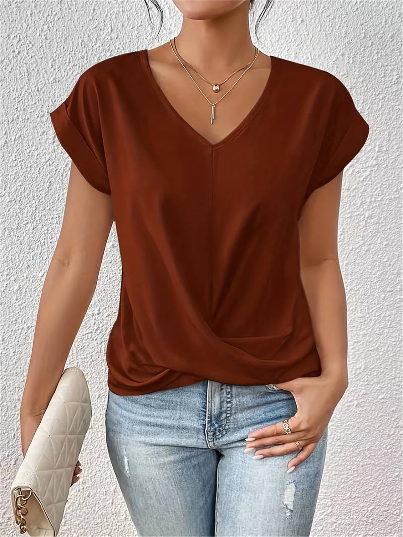 Well Tailored T-Shirt with a Graceful Silhouette