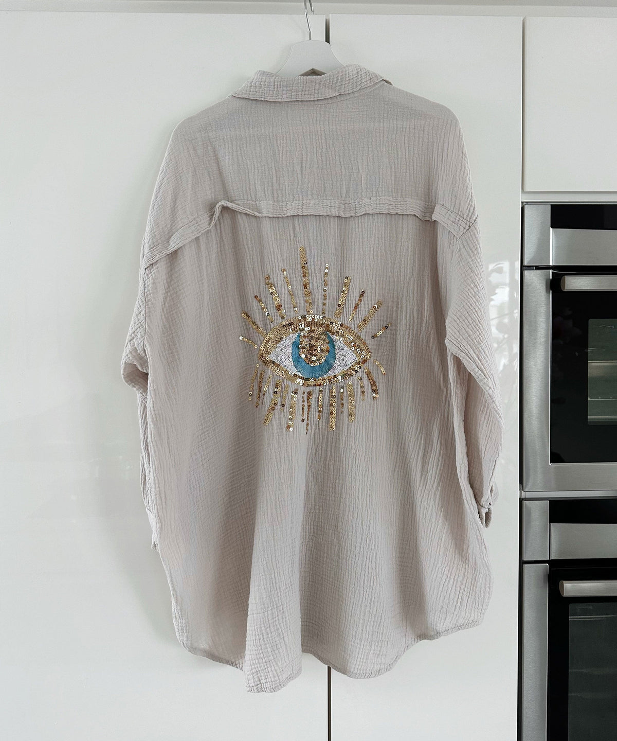 Classic Vintage & Enduringly Stylish Blouse