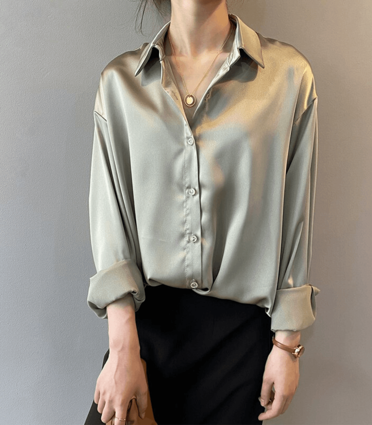 Beautifully Crafted Blouse in a Classic Style