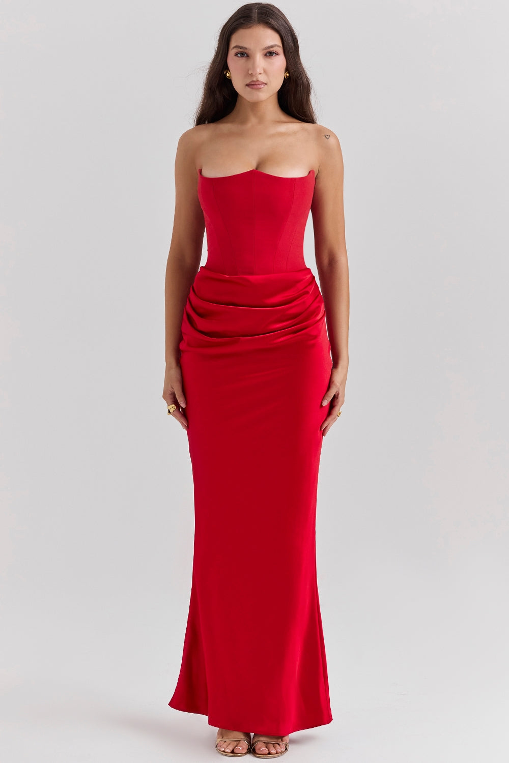Well Tailored Dress with a Graceful Silhouette