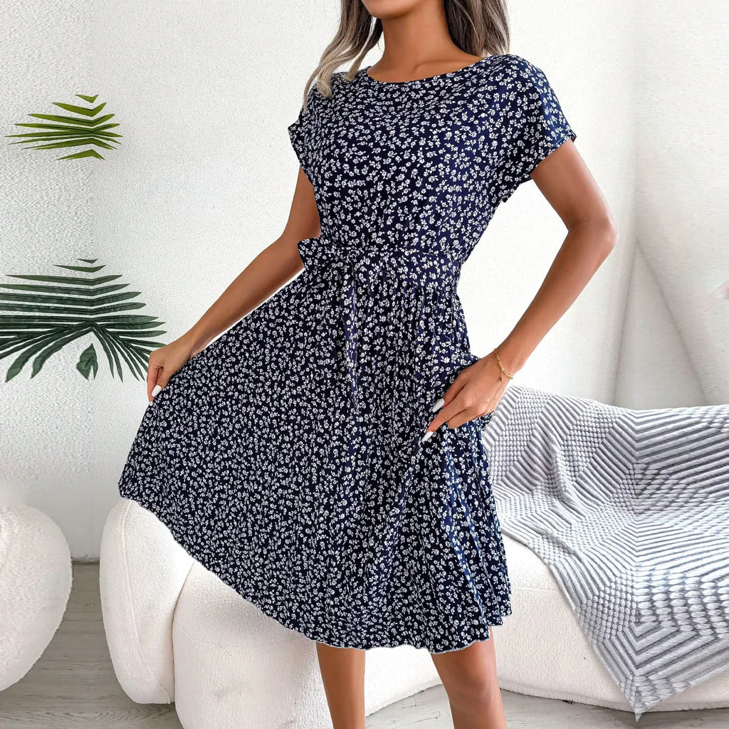 Classic Vintage Dress with a Flattering Fit