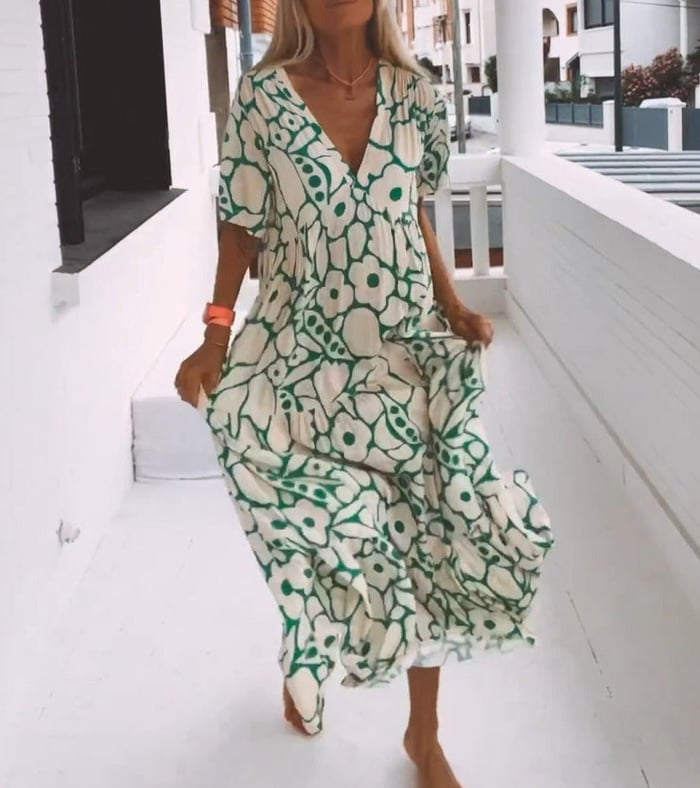 Sophisticated Dress with a Clean Classic Look