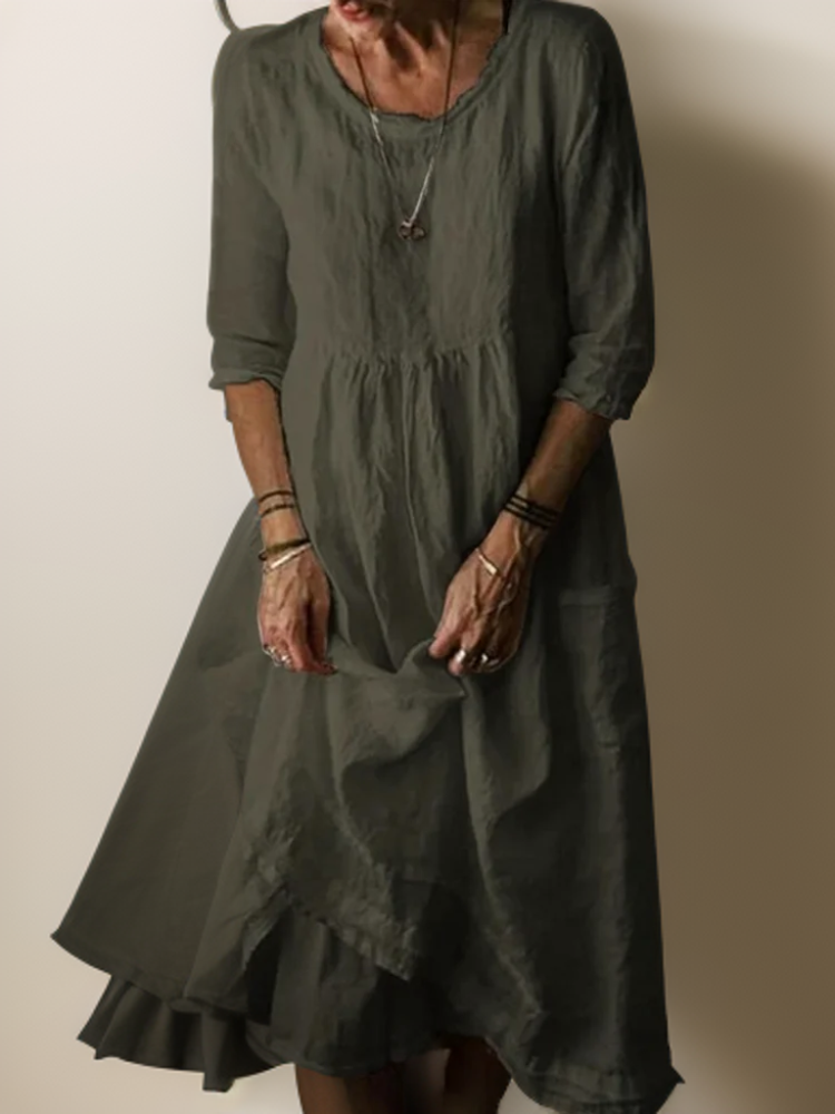 Beautifully Finished Dress in a Timeless Design