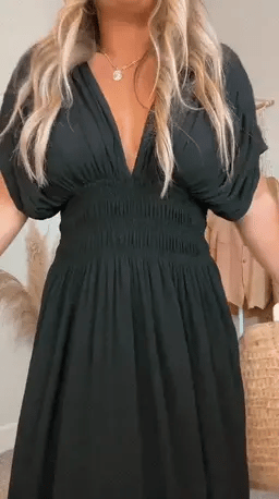 Beautifully Crafted Dress in a Classic Style