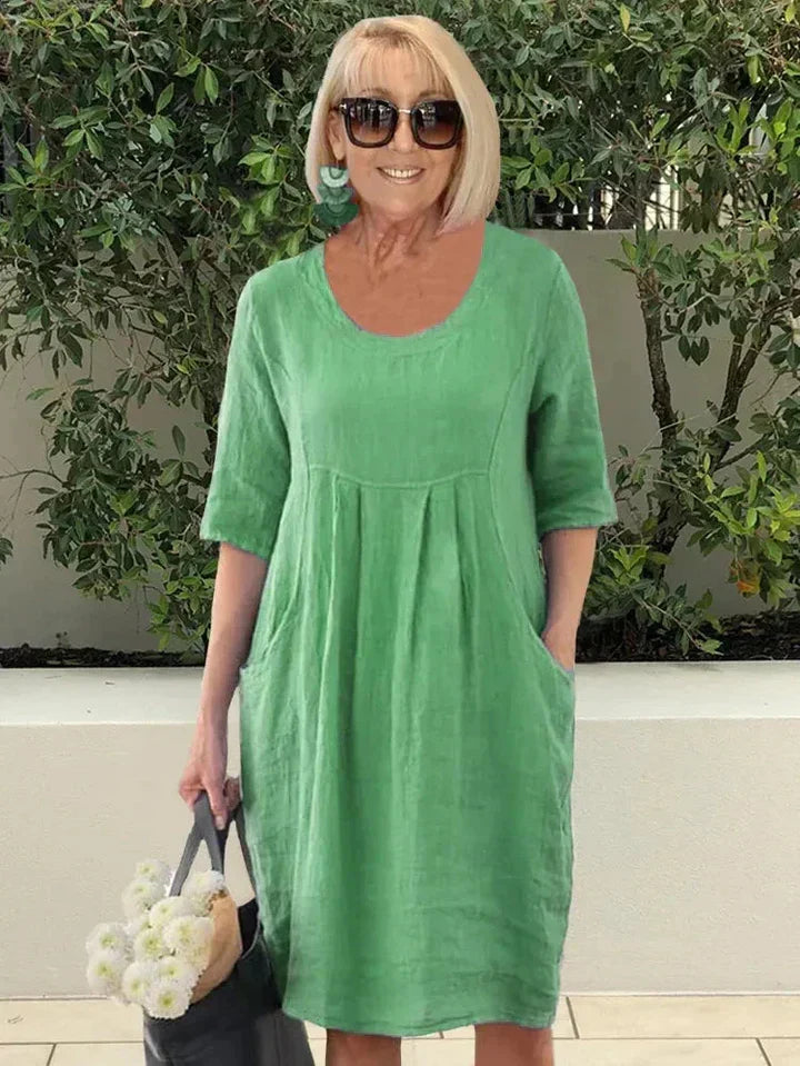 Beautifully Finished Dress in a Timeless Design