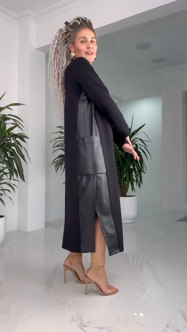 Classic Vintage Dress with a Flattering Fit