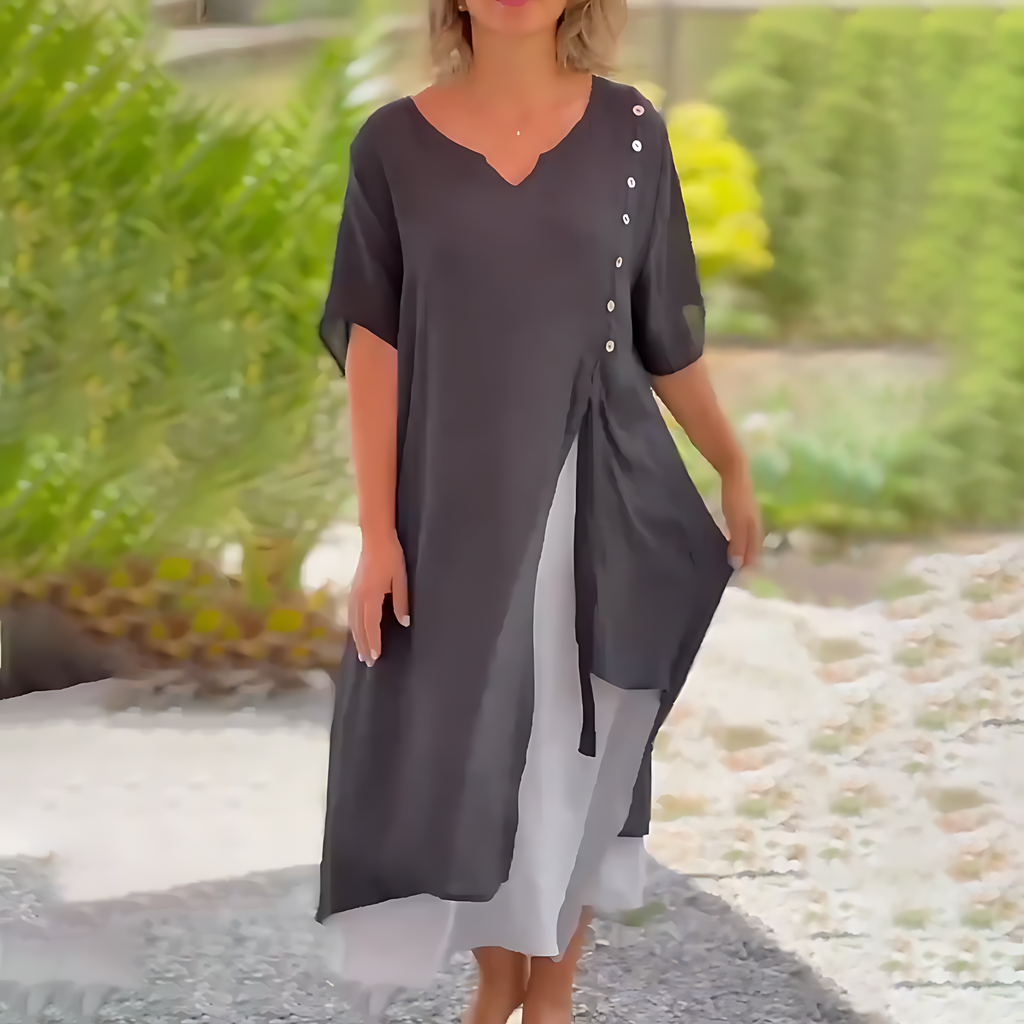 Classic Vintage Dress with a Flattering Fit