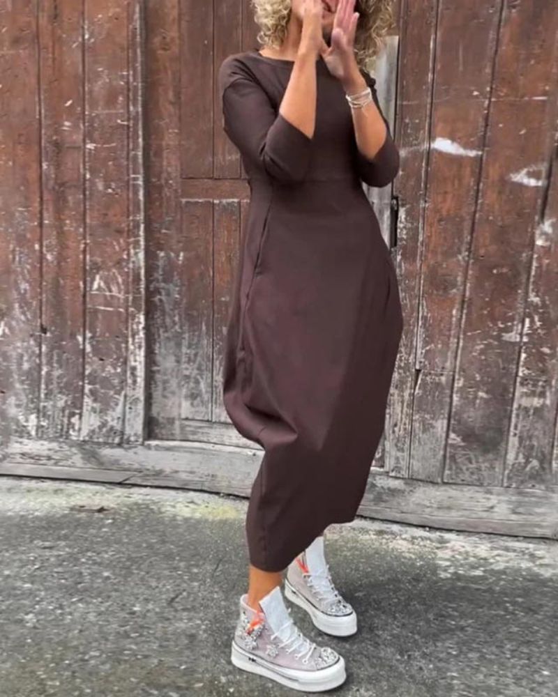 Gracefully Styled Dress for Any Occasion