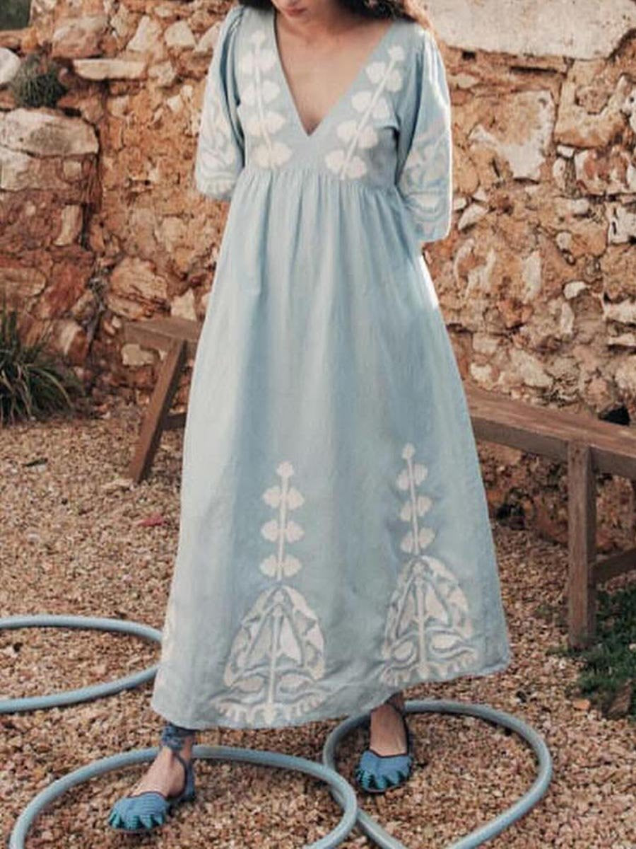 Beautifully Finished Dress in a Timeless Design
