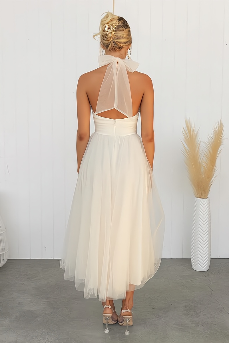Effortlessly Elegant Dress with a Timeless Design