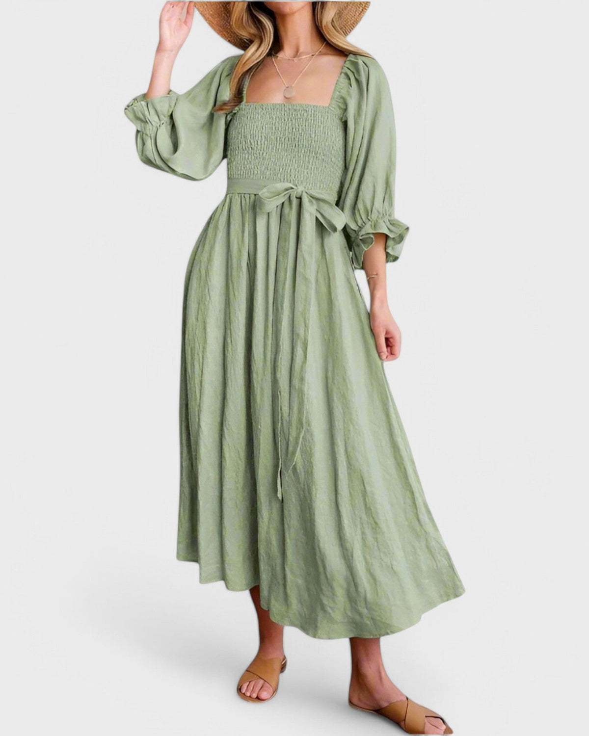 Effortlessly Elegant Dress with a Timeless Design