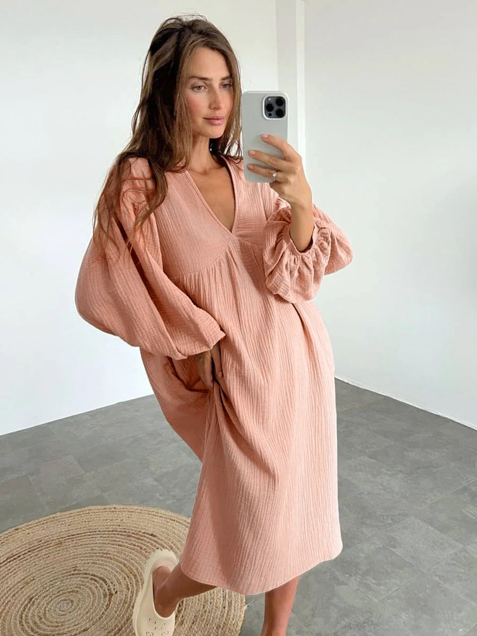 Well Tailored Dress with a Graceful Silhouette