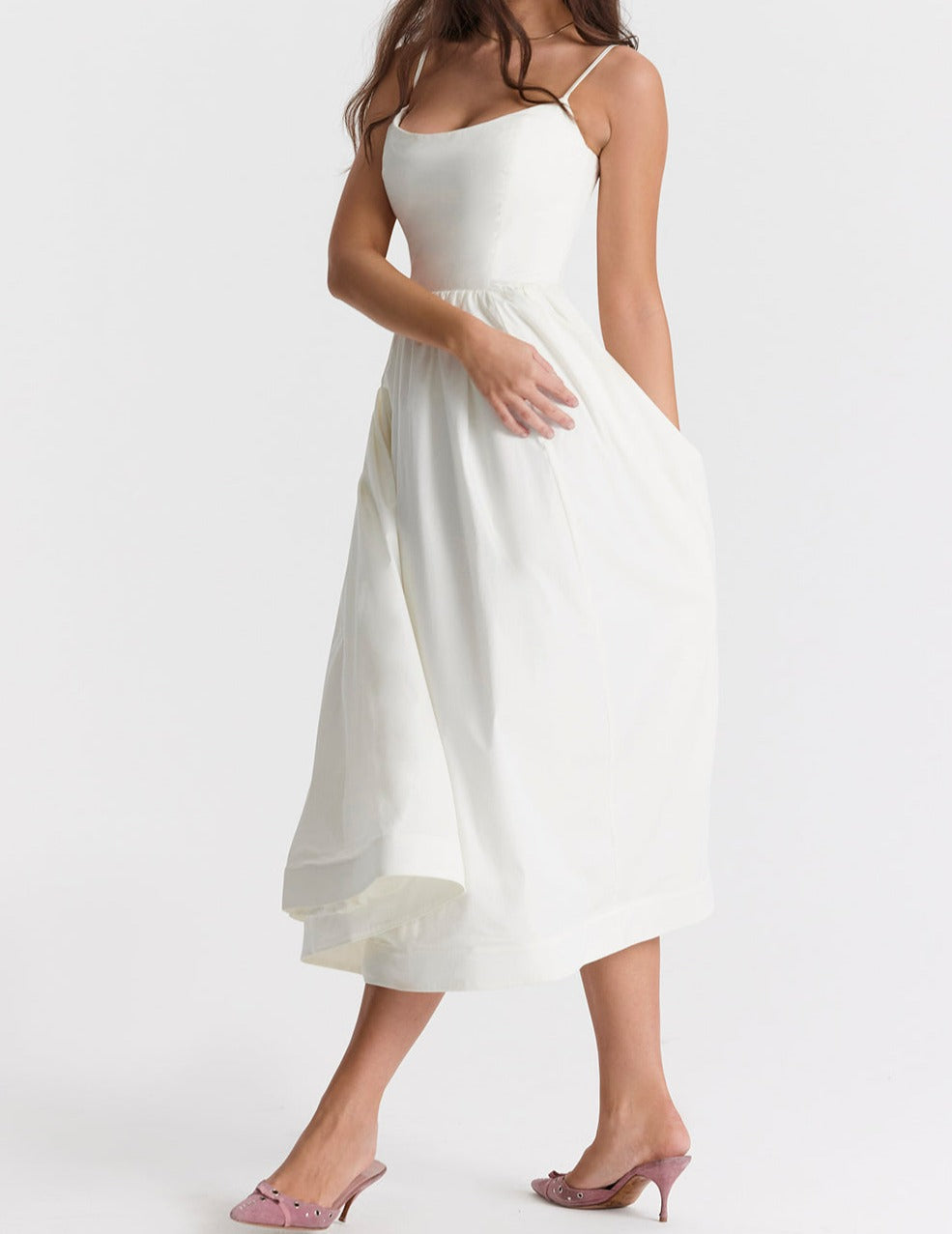 Effortlessly Elegant Dress with a Timeless Design