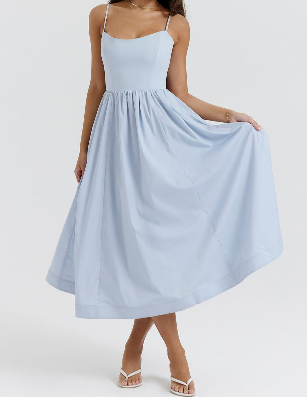Effortlessly Elegant Dress with a Timeless Design