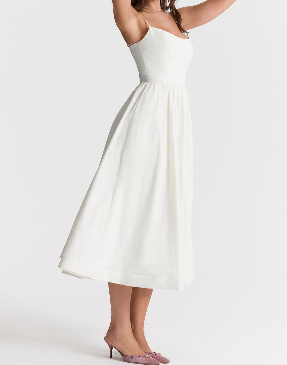 Effortlessly Elegant Dress with a Timeless Design