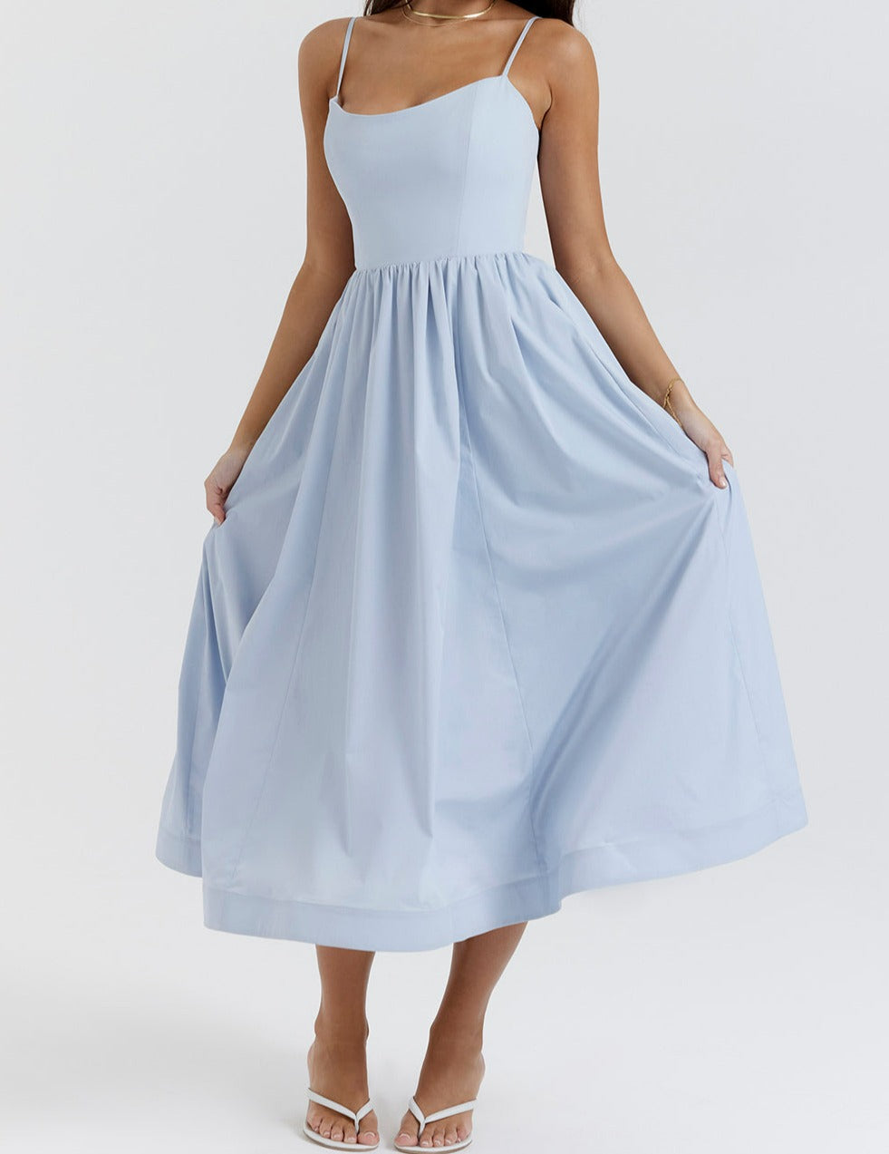 Effortlessly Elegant Dress with a Timeless Design