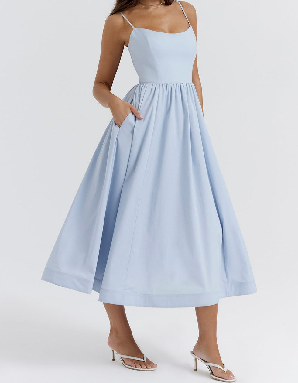 Effortlessly Elegant Dress with a Timeless Design