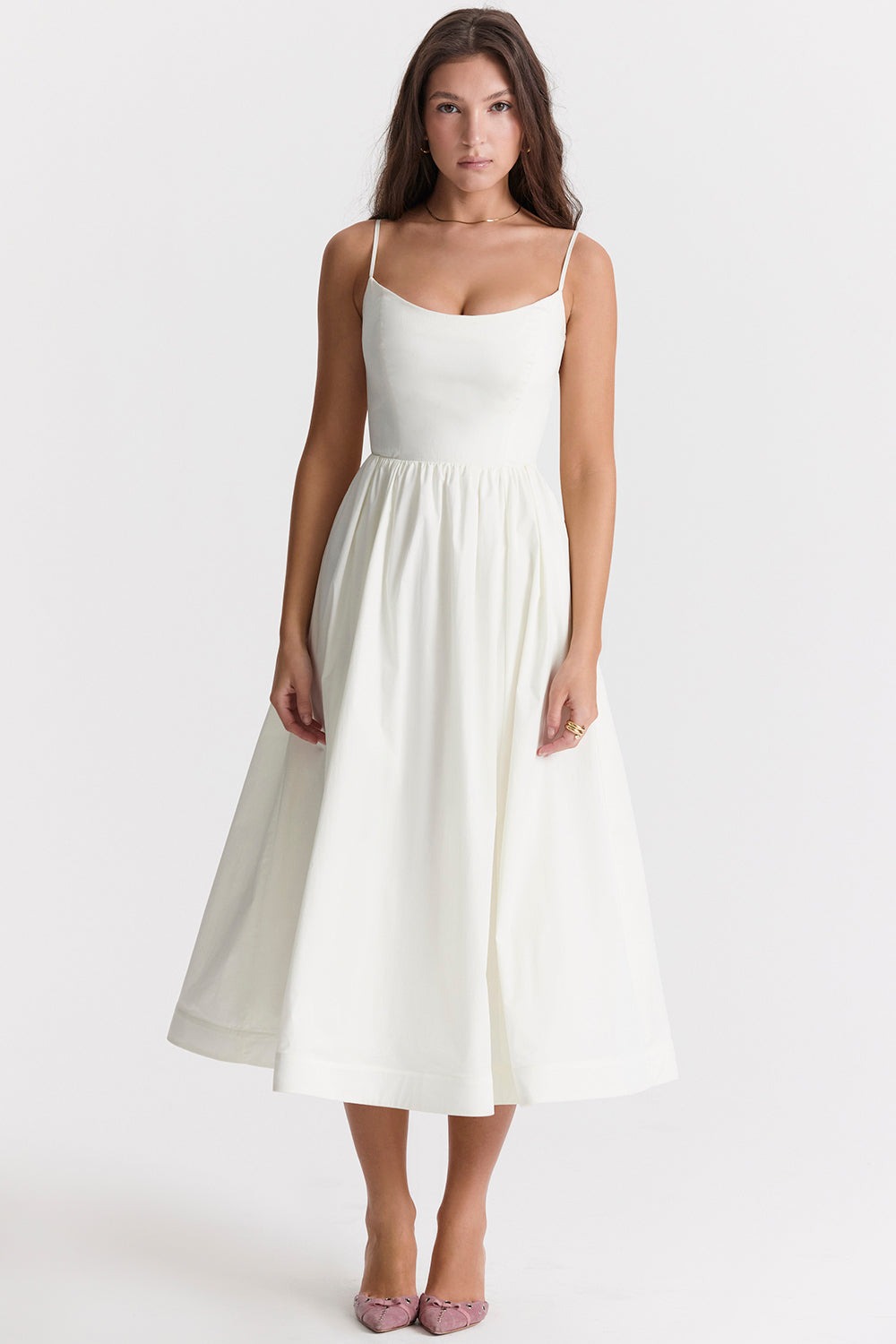 Effortlessly Elegant Dress with a Timeless Design