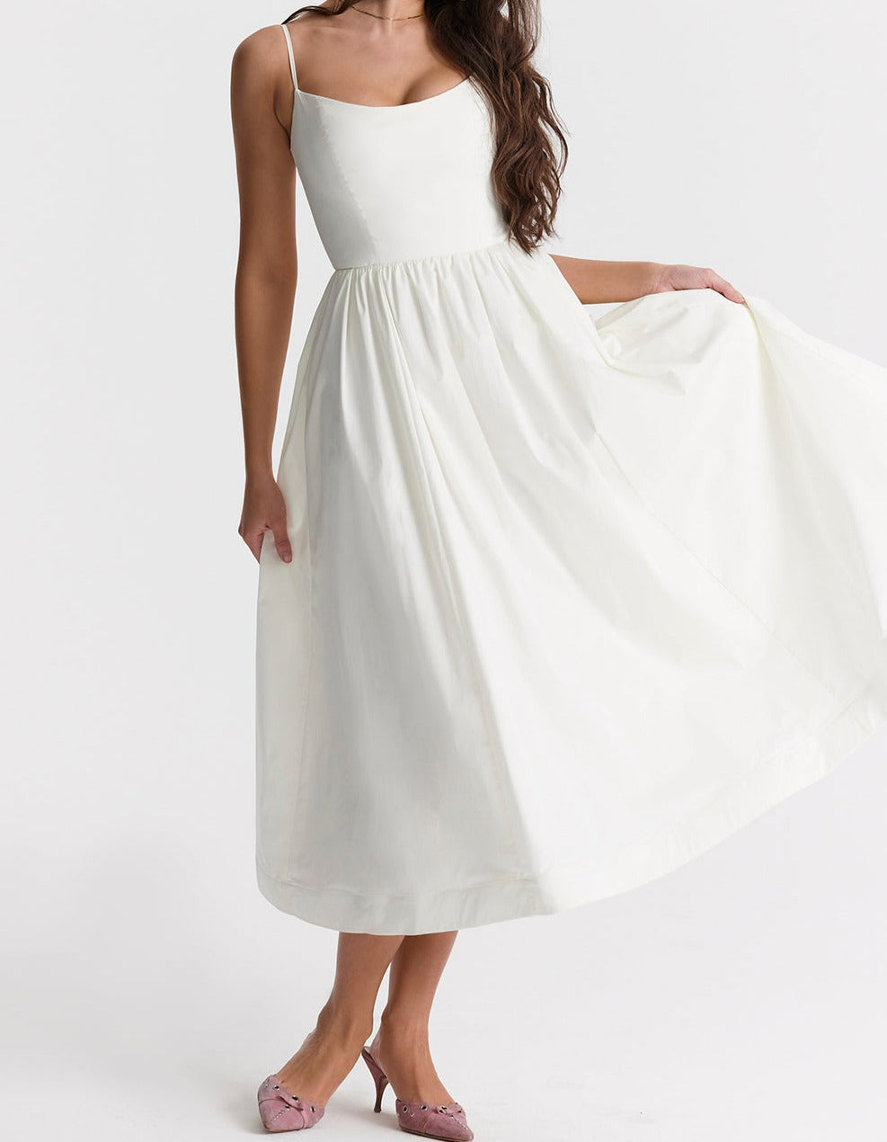 Effortlessly Elegant Dress with a Timeless Design