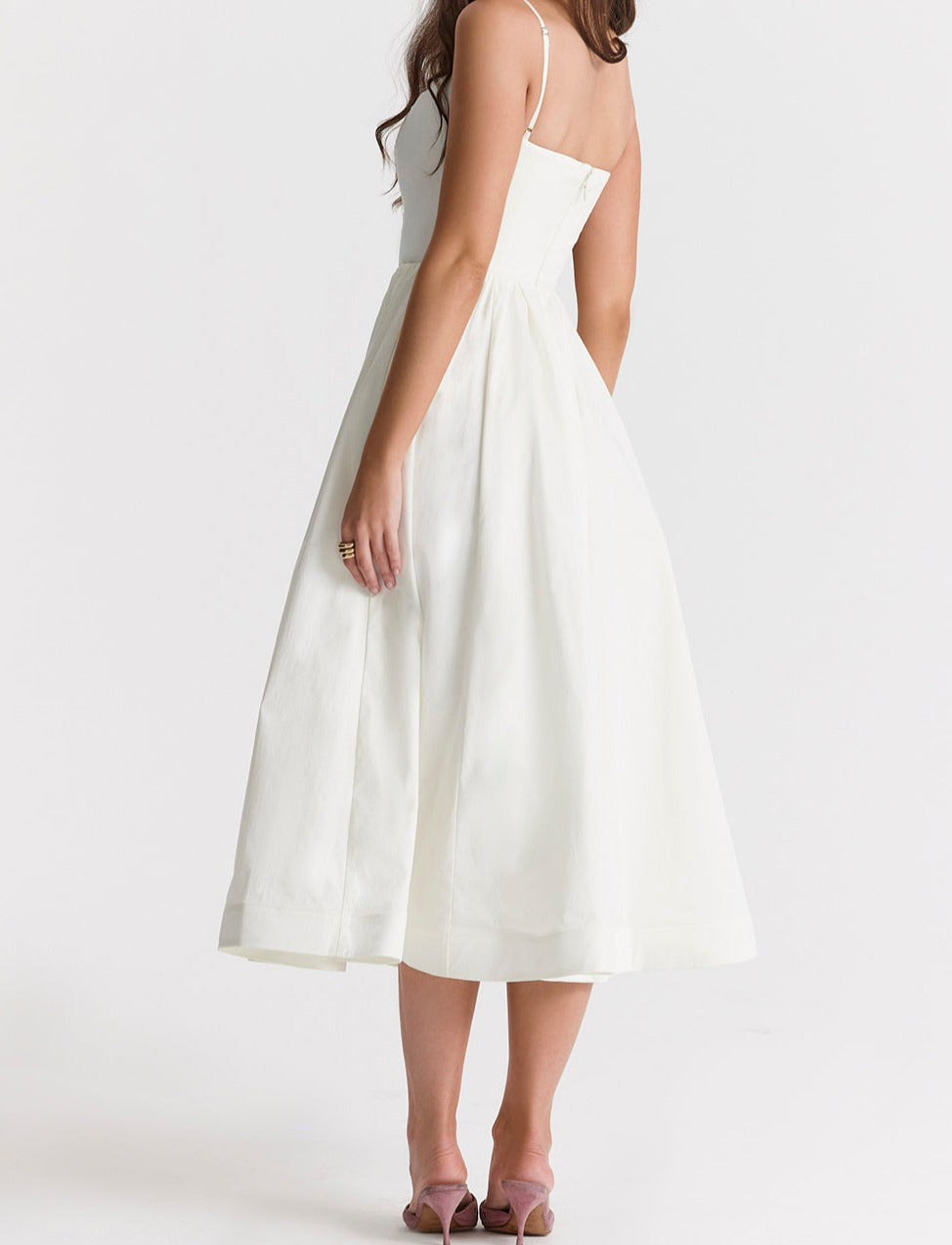 Beautifully Finished Dress in a Timeless Design