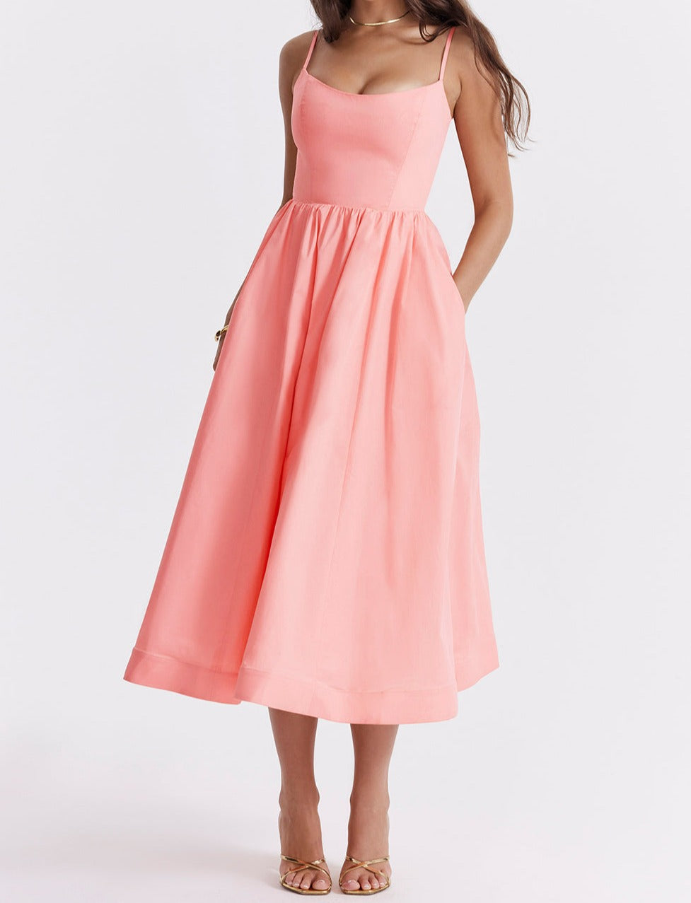 Effortlessly Elegant Dress with a Timeless Design