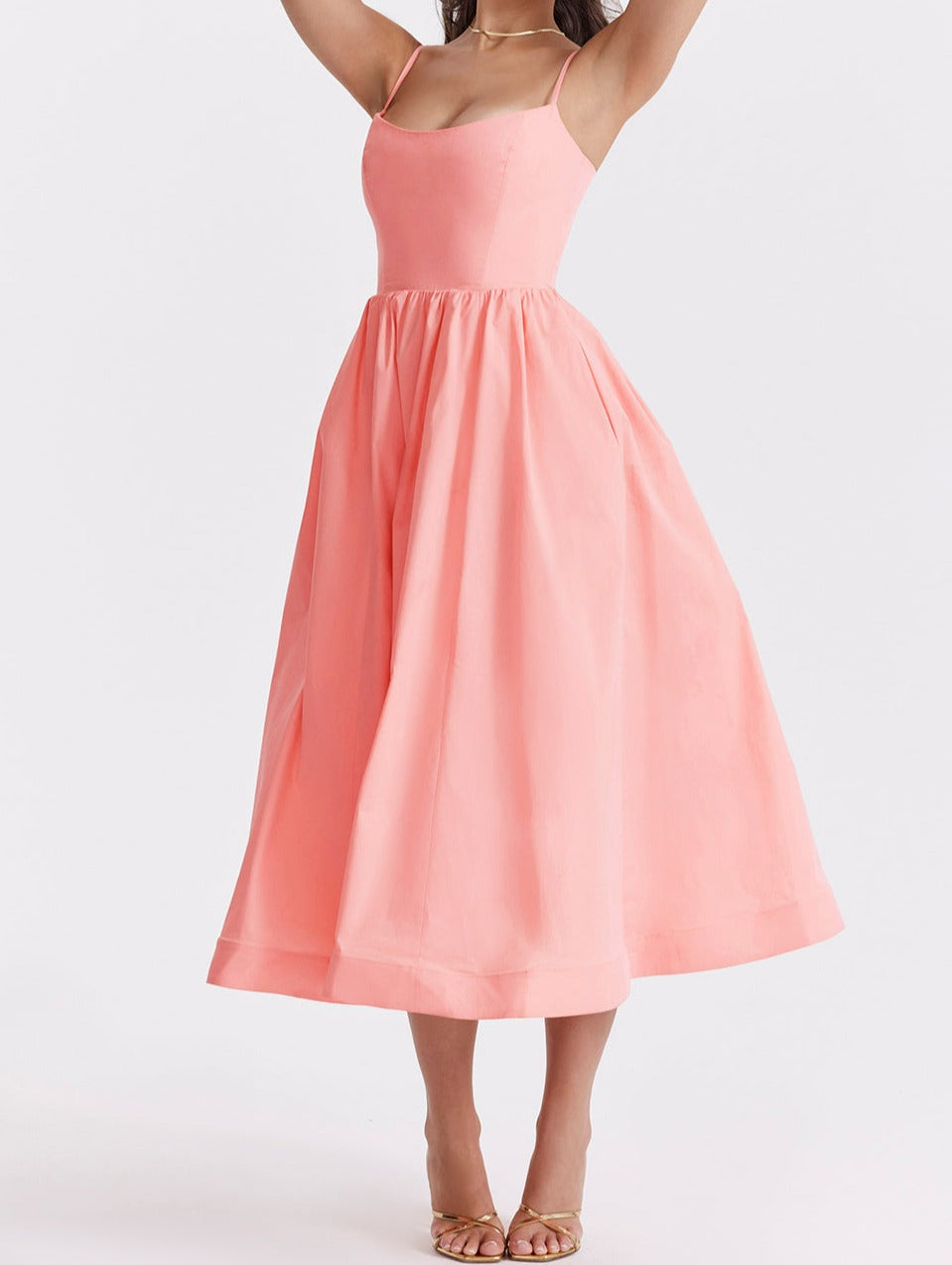 Effortlessly Elegant Dress with a Timeless Design