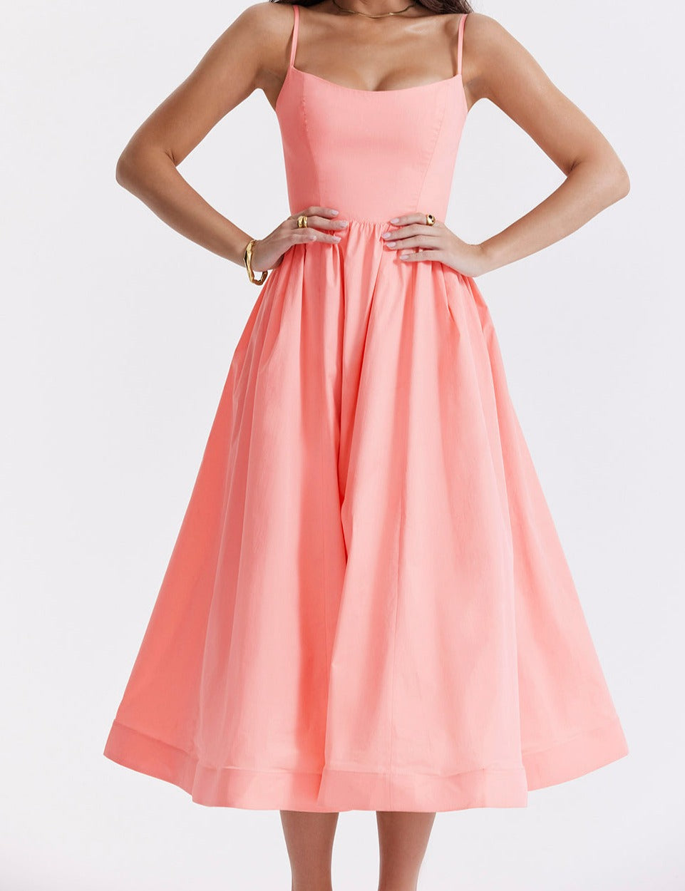 Effortlessly Elegant Dress with a Timeless Design