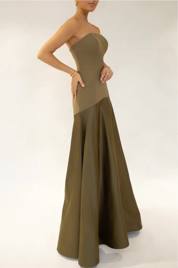 Effortlessly Elegant Dress with a Timeless Design