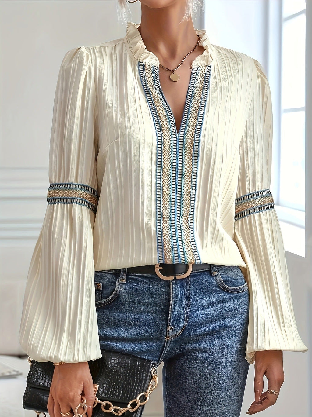 Well Tailored Blouse with a Graceful Silhouette