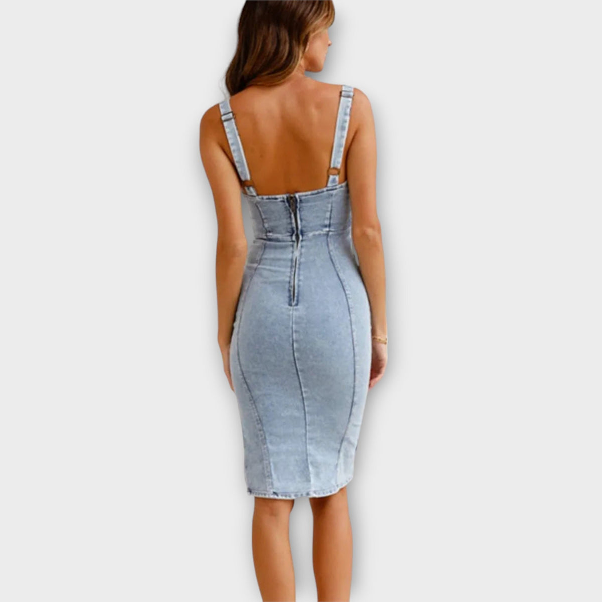 Beautifully Finished Dress in a Timeless Design