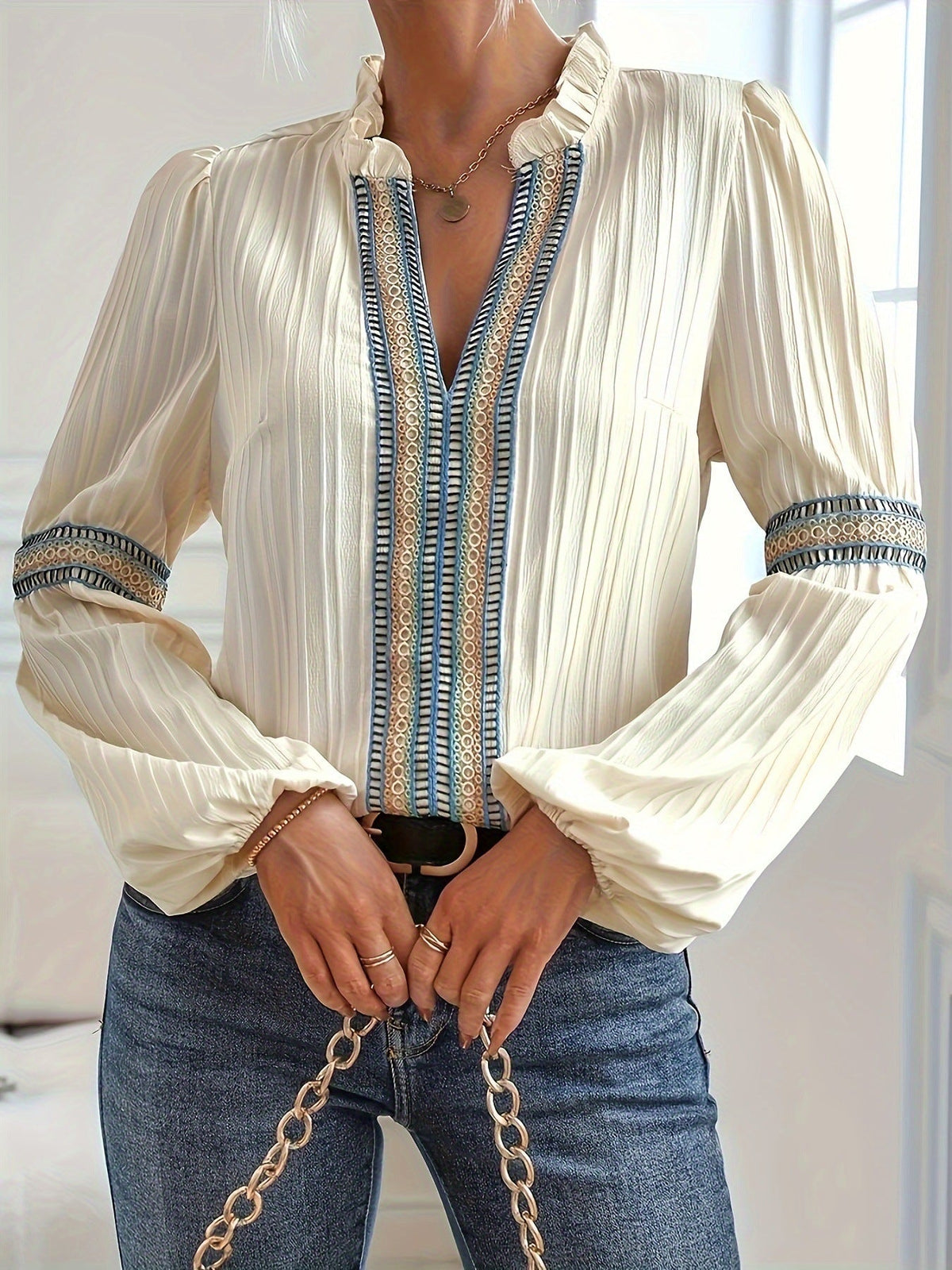 Well Tailored Blouse with a Graceful Silhouette
