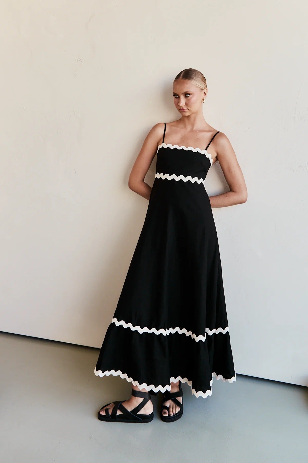 Sophisticated Dress with a Clean Classic Look