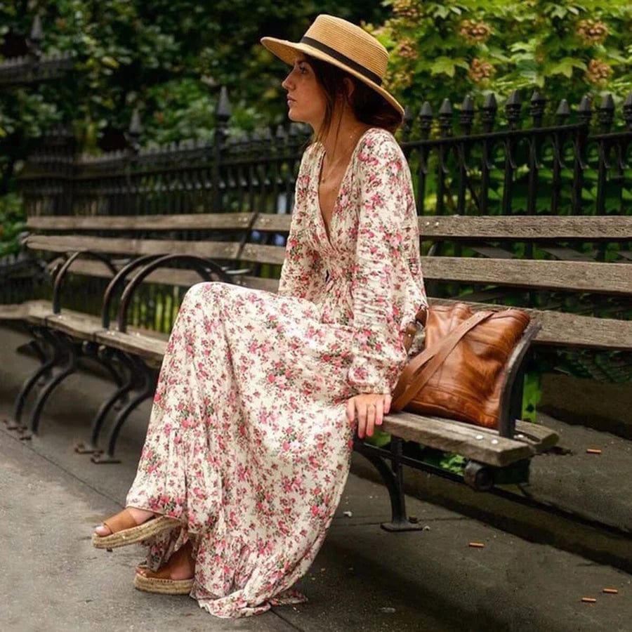 Classic Vintage Dress with a Flattering Fit
