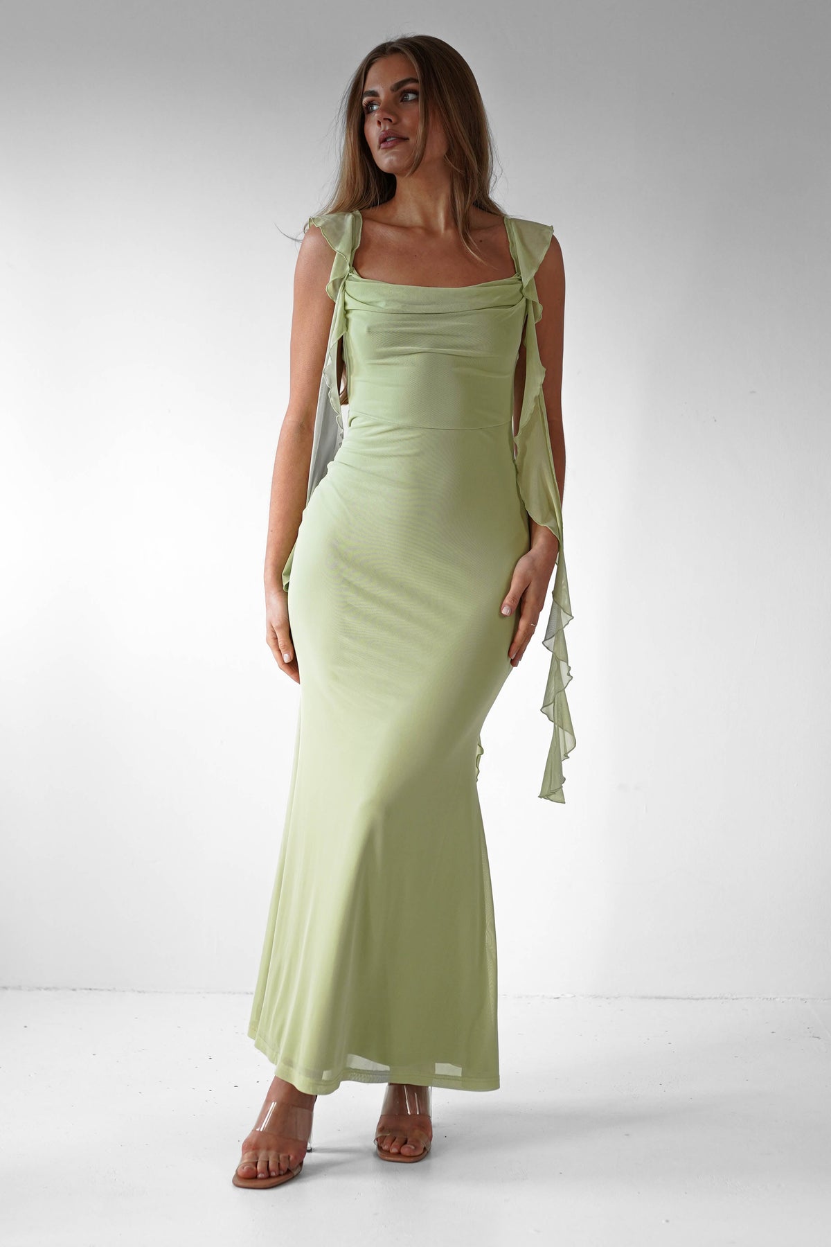 Beautifully Finished Dress in a Timeless Design