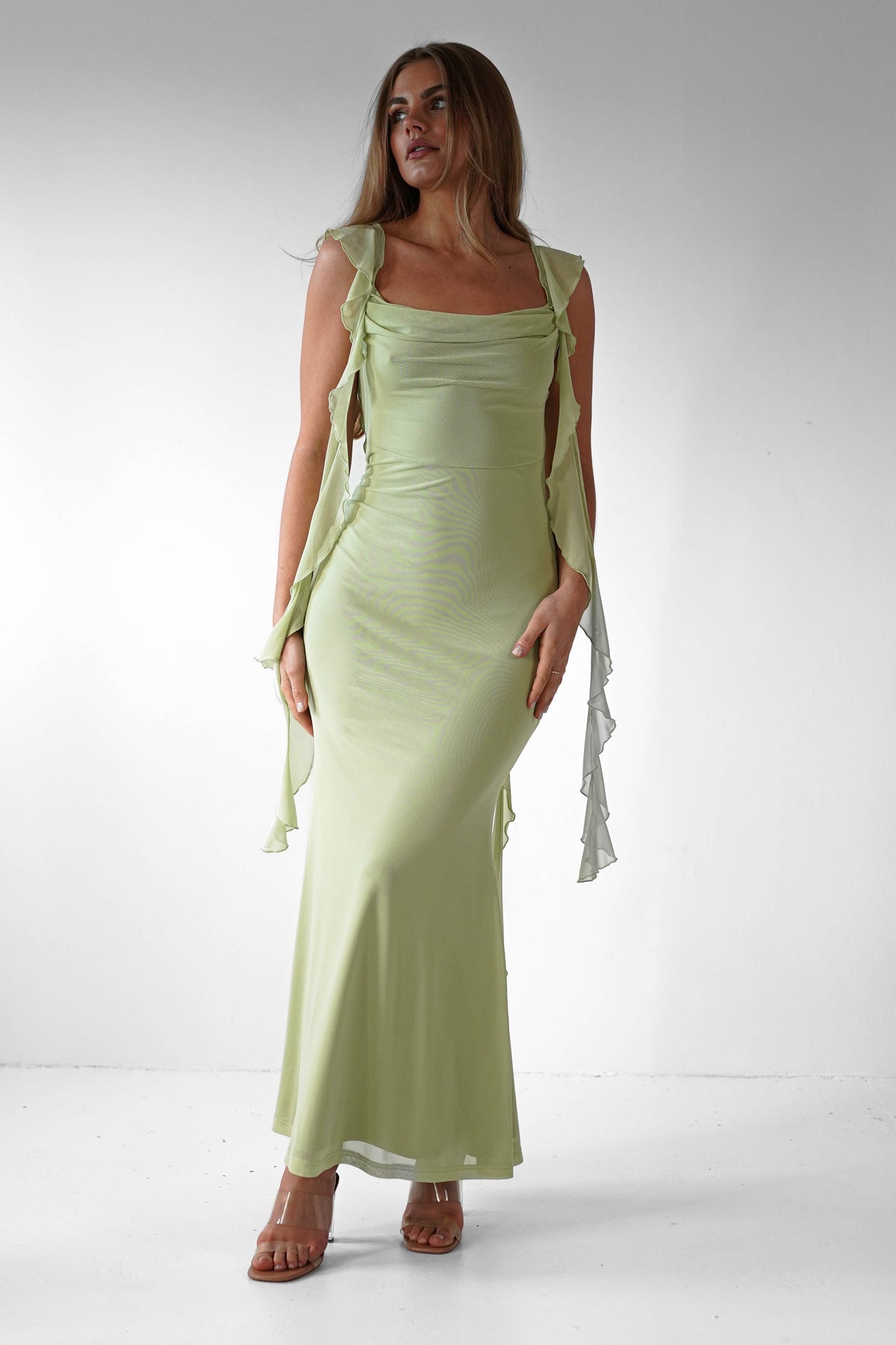 Beautifully Finished Dress in a Timeless Design