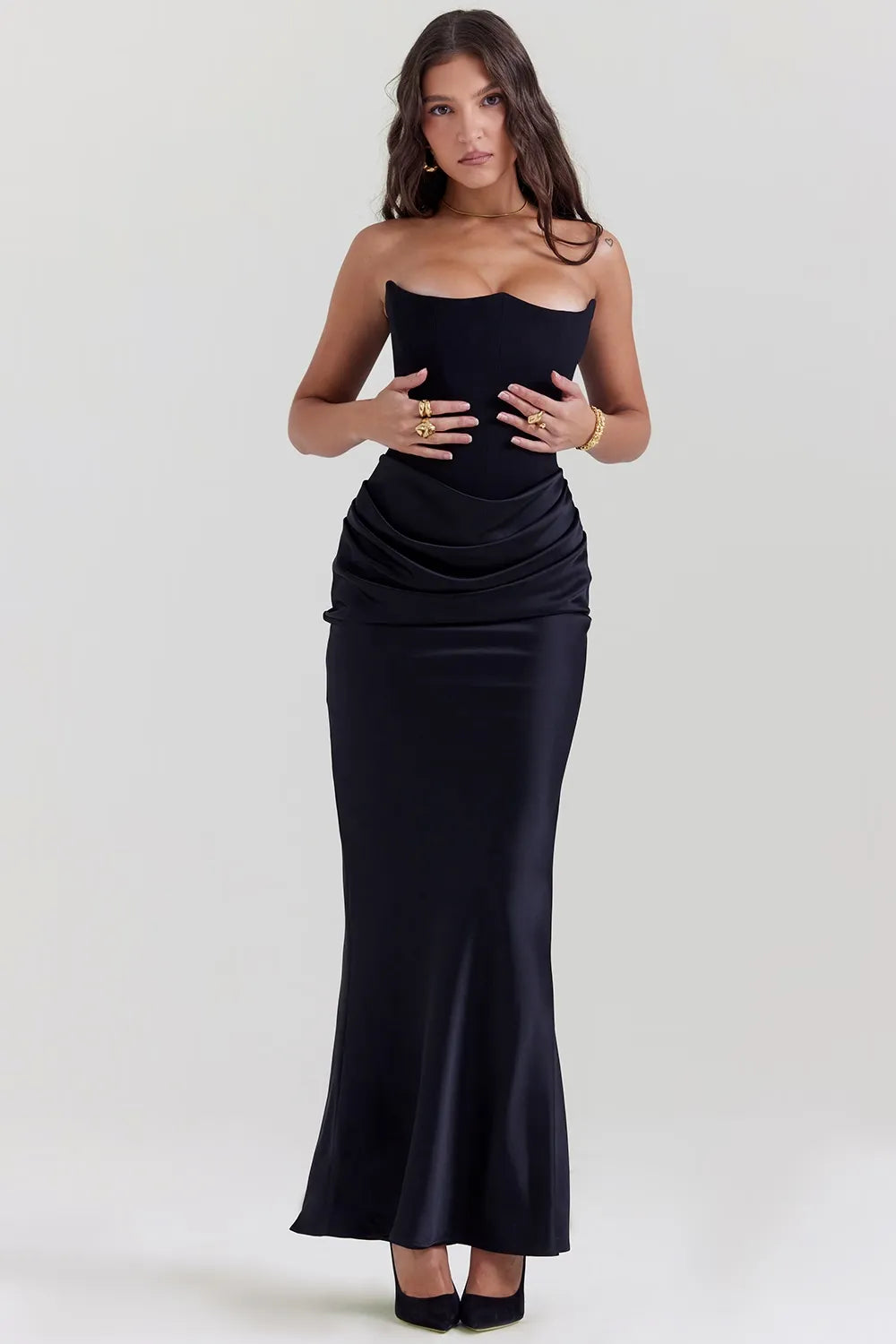 Gracefully Styled Dress for Any Occasion