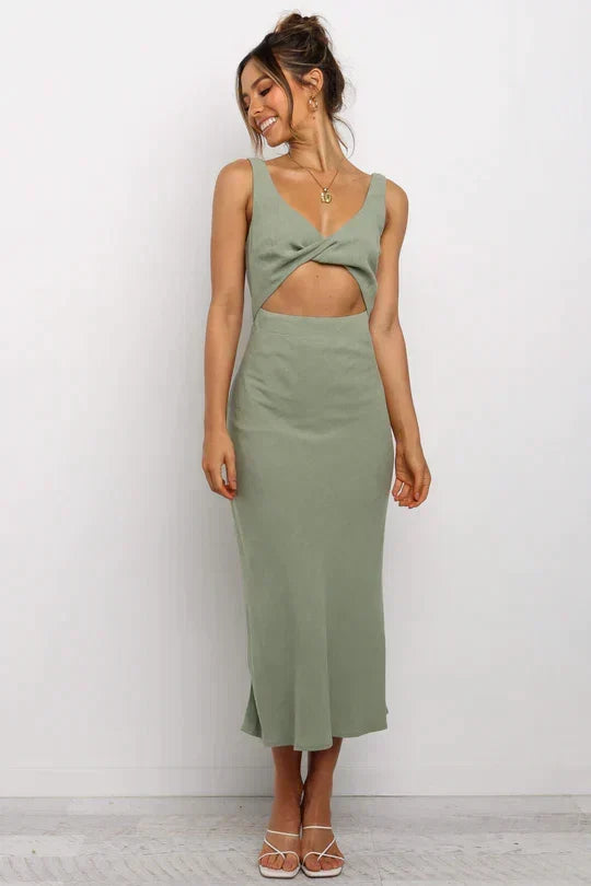 A Vintage Style Dress with Delicate Timeless Details