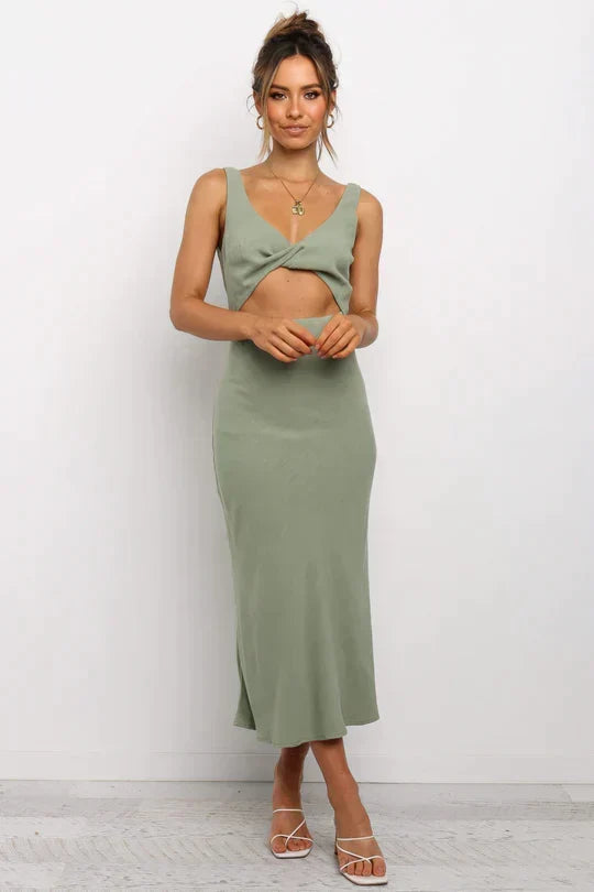 Effortlessly Elegant Dress with a Timeless Design