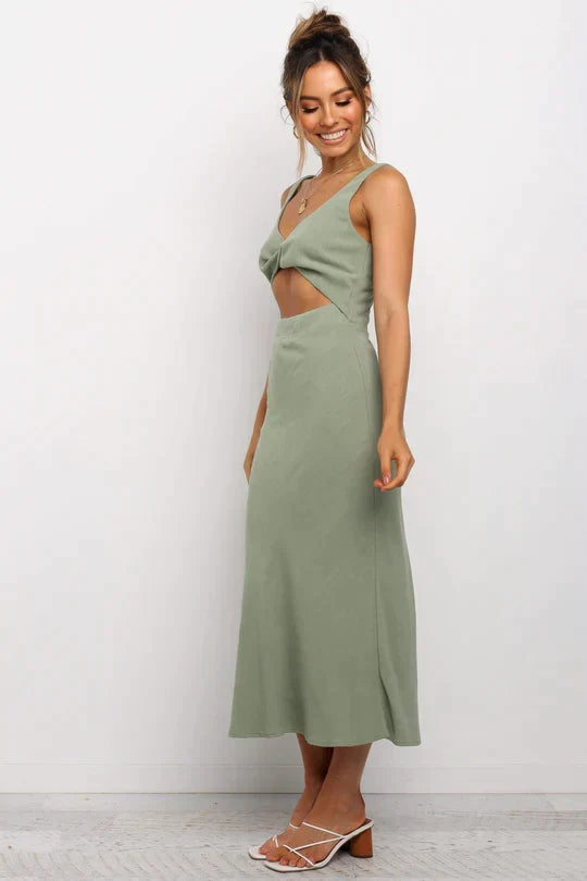 A Vintage Style Dress with Delicate Timeless Details