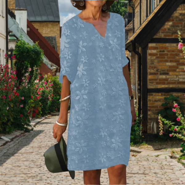 Beautifully Finished Dress in a Timeless Design