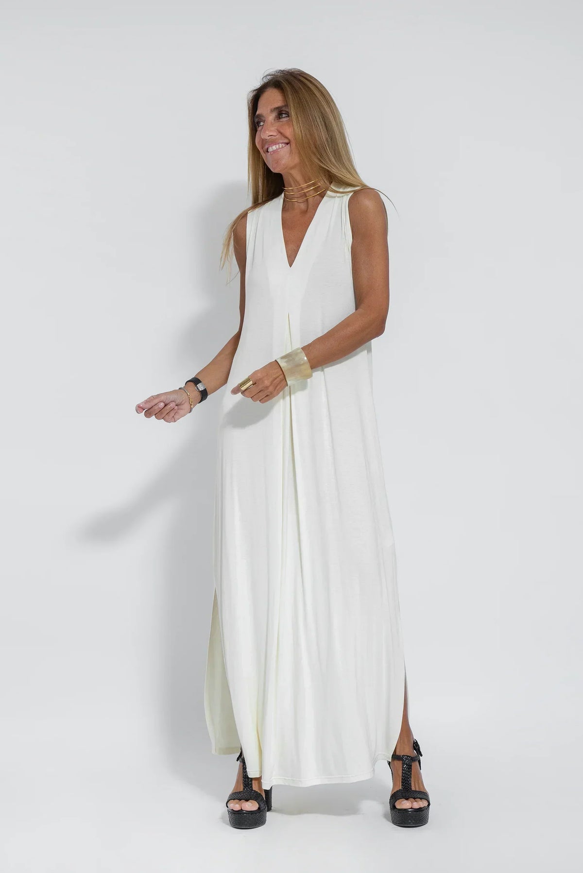 Effortlessly Elegant Dress with a Timeless Design