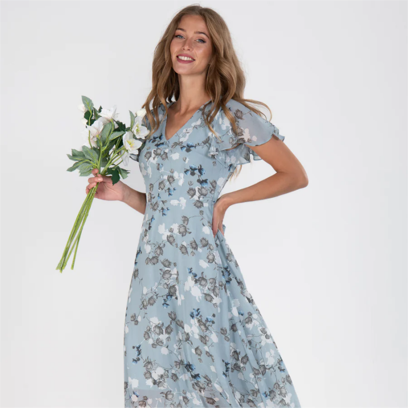Beautifully Crafted Dress in a Classic Style